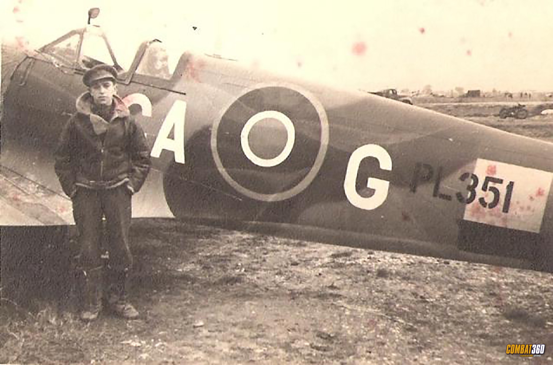 Spitfire LFIXe SAAF 3Sqn CAG Maj Cecil Golding CO RK856 Italy 1945 01